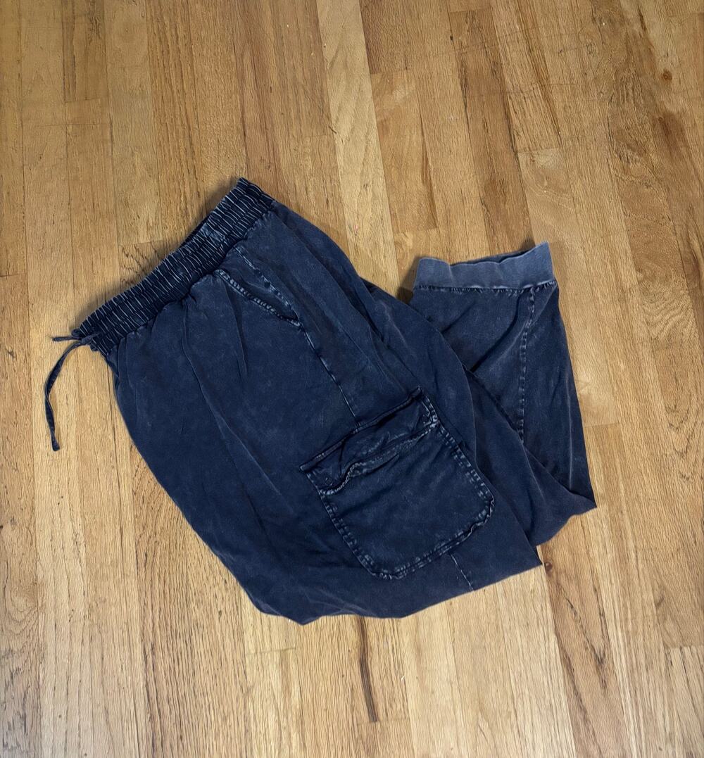 Women’s Torrid Distressed Black Gray Cargo Casual Capris Stretch, 3 S 3X